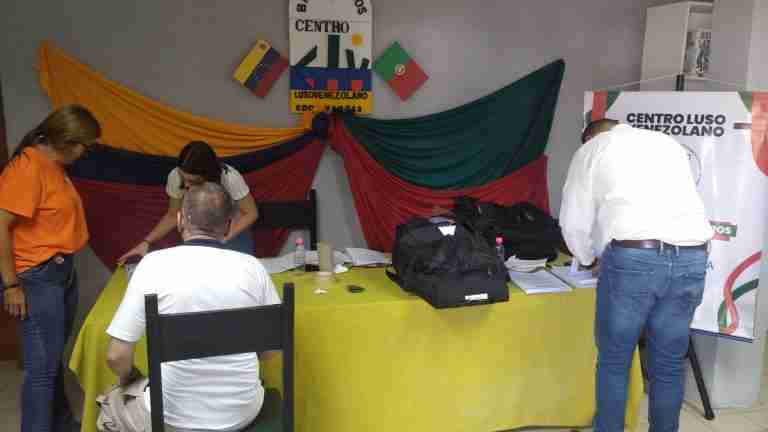 Más de cien ciudadanos fueron atendidos en la tercera jornada consular post-terremotos en el club de Catia La Mar