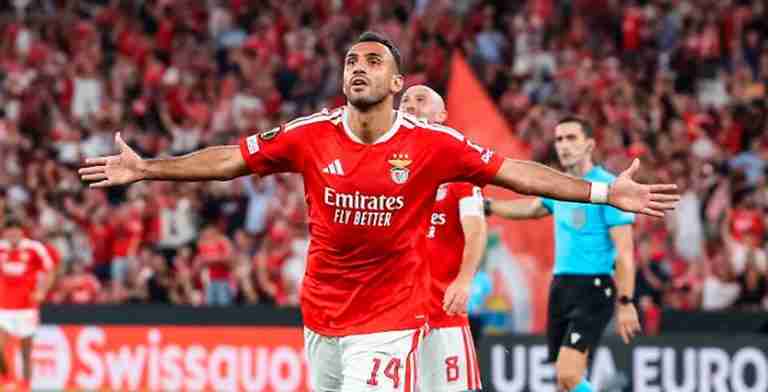 Benfica vence al Celtic y sigue entre los líderes